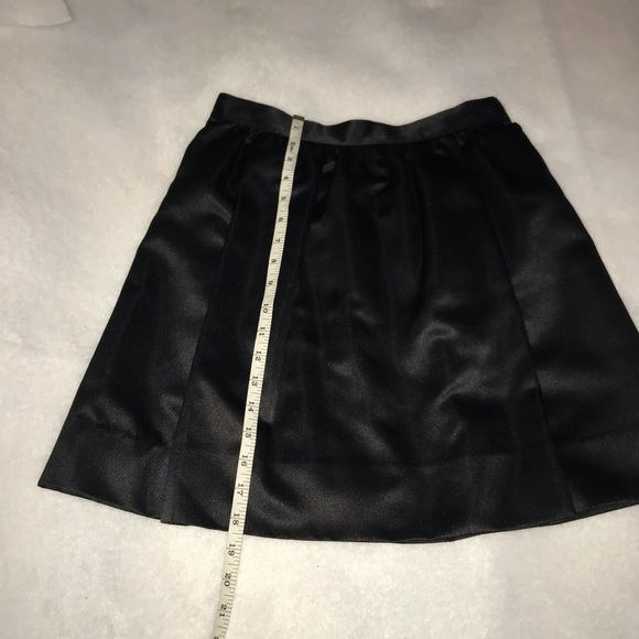 Adorable Michael Kors Size 4 Black mini skirt - Picture 3 of 6